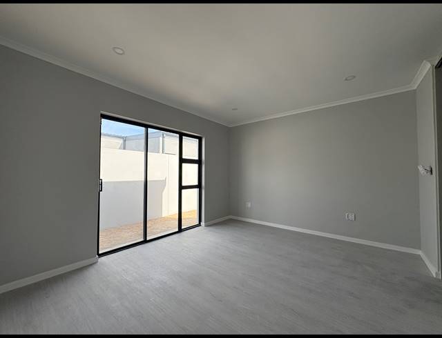 3 BEDROOM HOUSE FOR SALE IN SANDOWN
